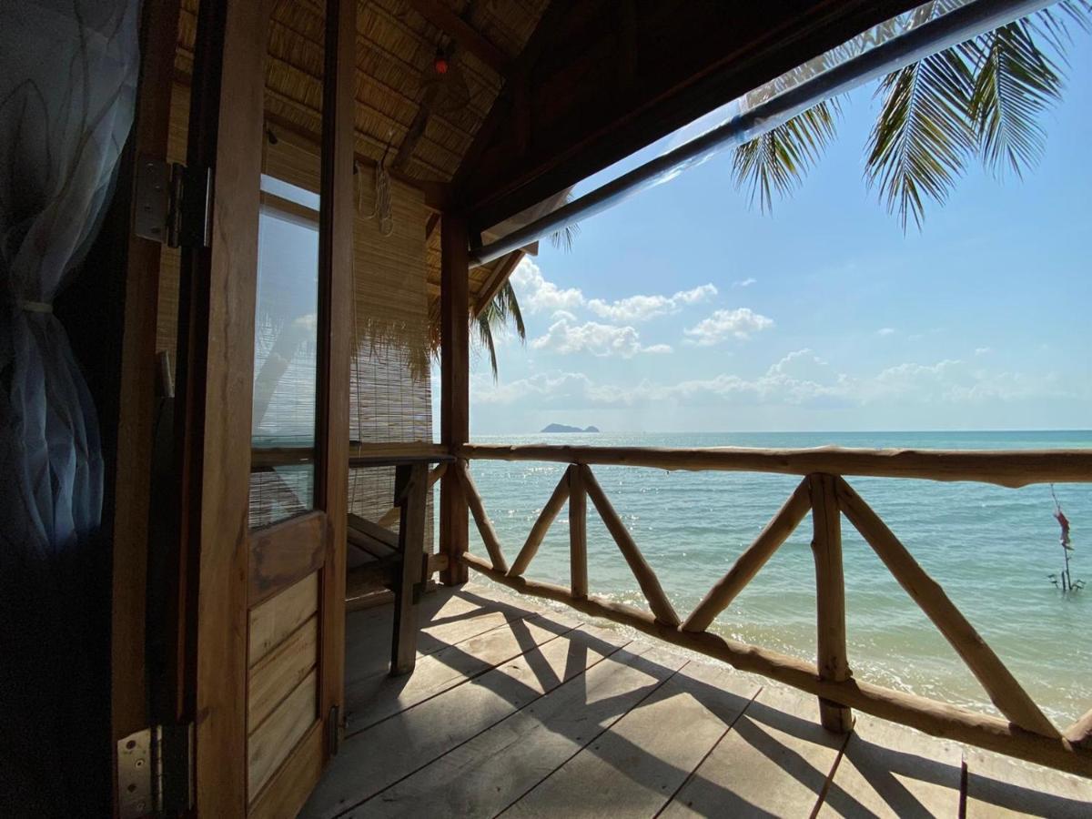 סריתאנו Castaway Beach Bungalows מראה חיצוני תמונה